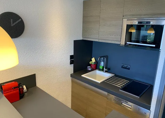 Secured Parc Velusine With Private Parking, Terrace, Pools And Tennis Courts. Apartman Antibes