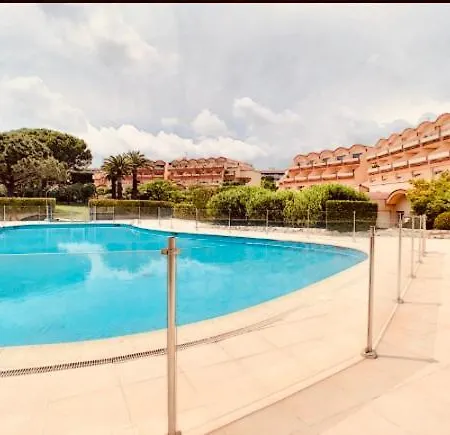 Апартаменты Secured Parc Velusine With Private Parking, Terrace, Pools And Tennis Courts.